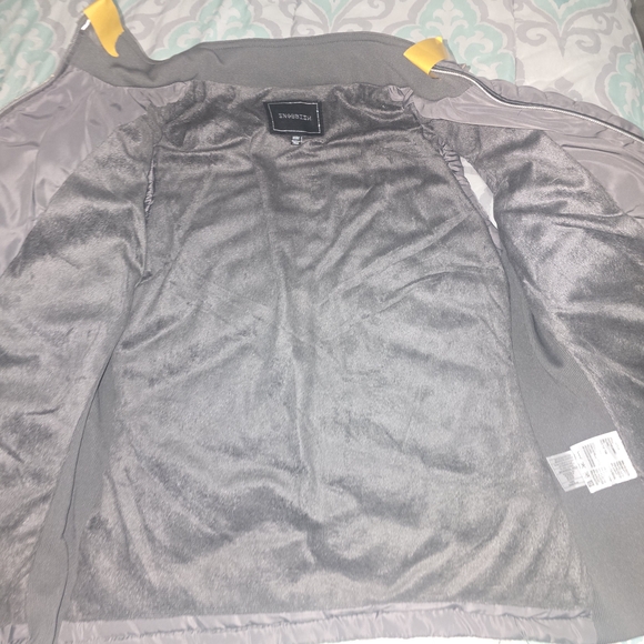 Gray Puffer Vest with Black Accents - Picture 6 of 6